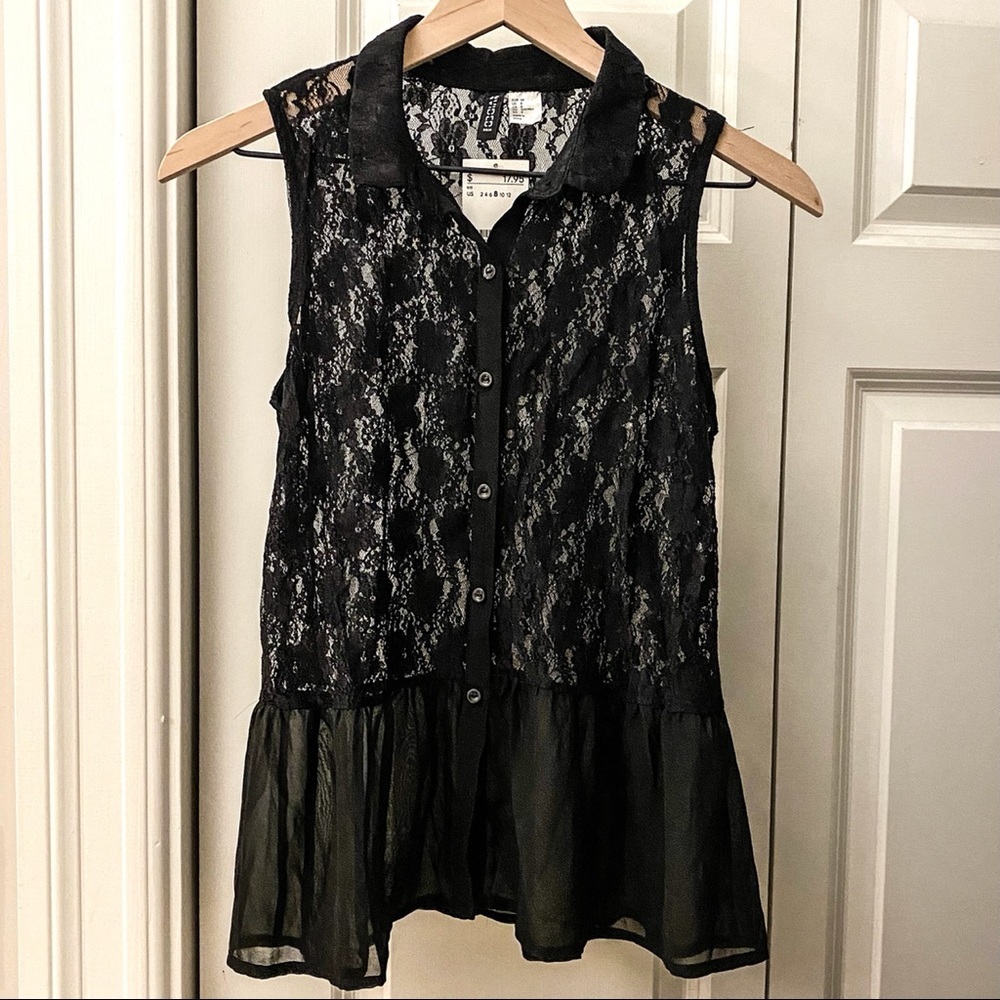 H&M | Sleeveless Lace Button-Up Top - Picture 2 of 9